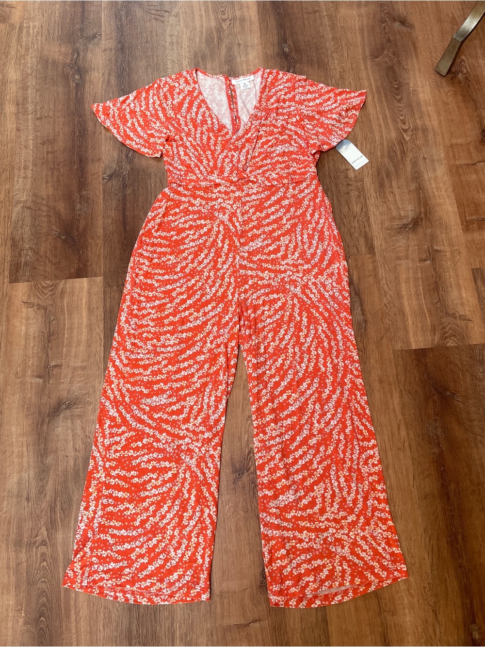 Skye’s the Limit Floral Stretchy Jumpsuit V Neck Wide Leg Size Medium Orange NWT